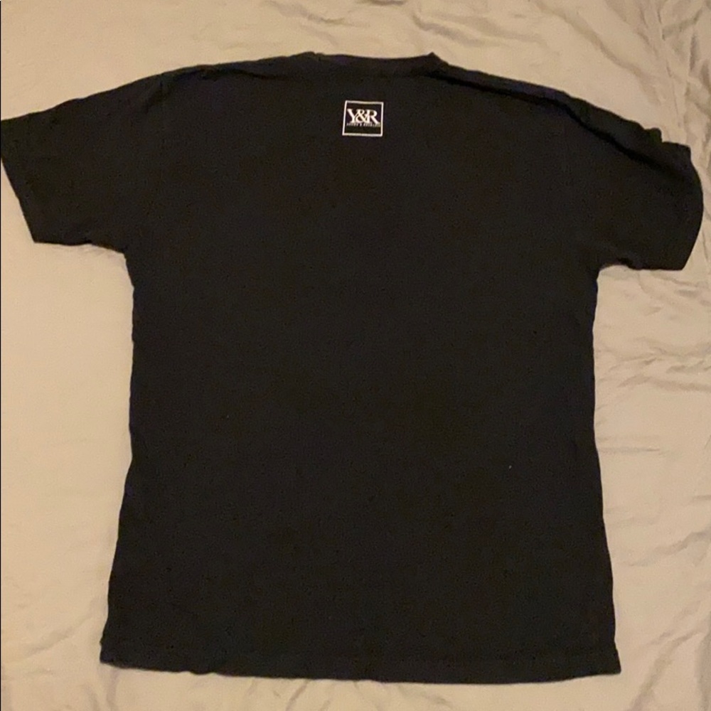YOUNG & RECKLESS SHIRT MEDIUM - Picture 2 of 3